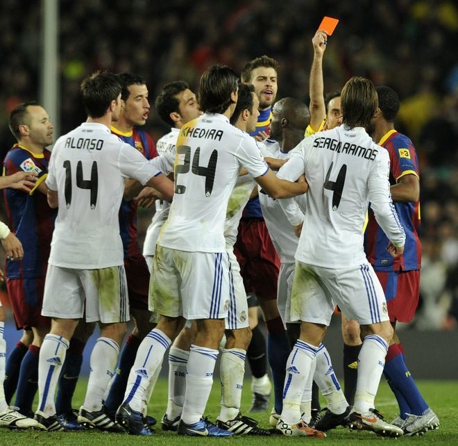 九游体育官网-今晚罗马临场应变——西甲节点到来；球迷炸锅；医务组通报恢复-九游体育官网