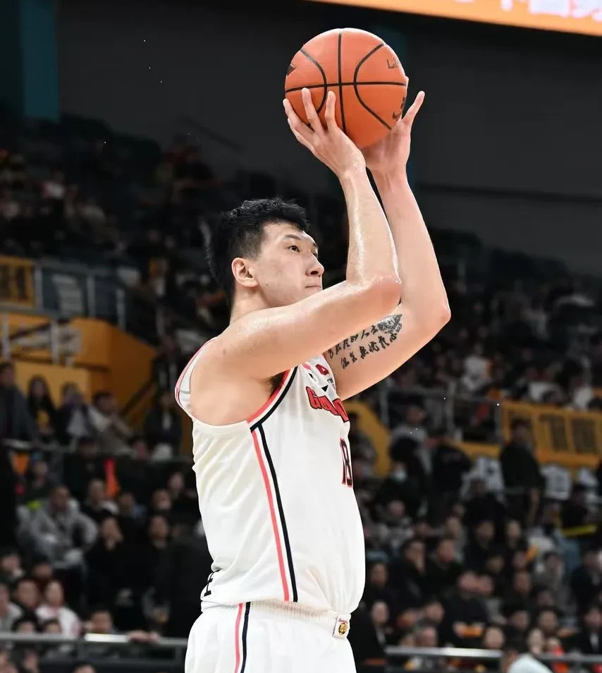 jiuyou app-CBA季后赛加时末段再迎强敌，广东宏远止住颓势，主帅态度——压力陡增，训练强度明显提升-jiuyou app