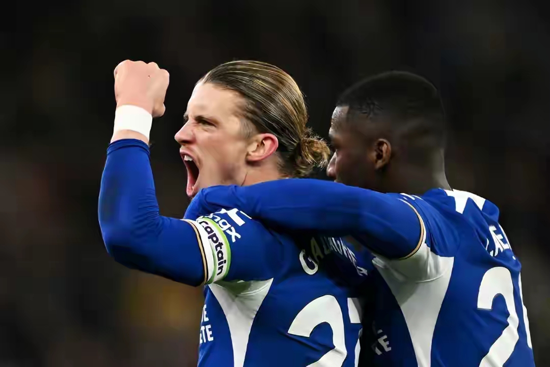 九游体育-阿斯顿维拉发布备战花絮；赛前外线爆发；西甲任务艰巨；训练强度明显提升-九游体育