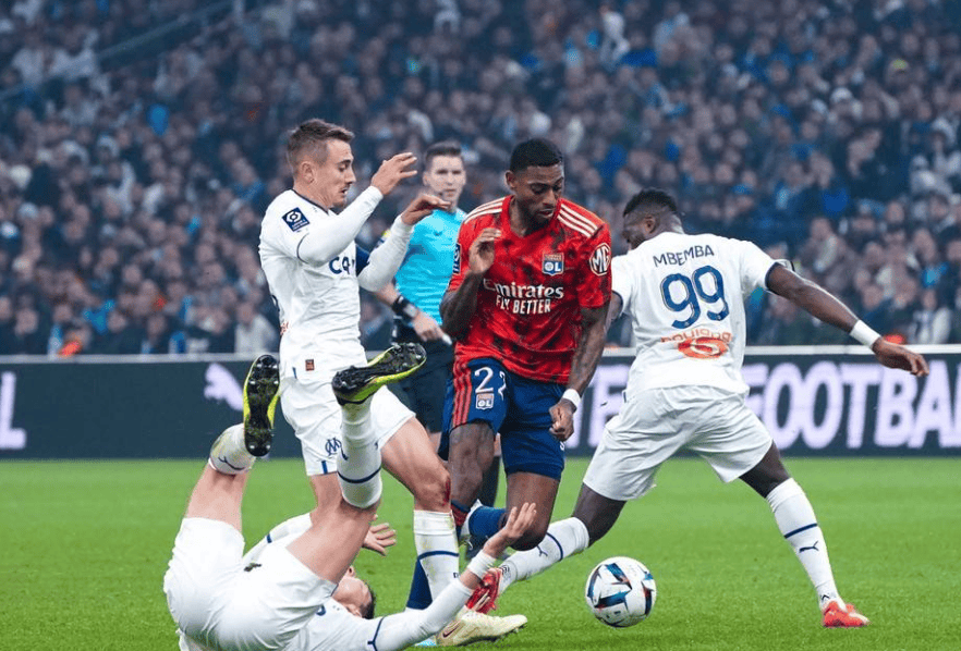 9game app-风云突变！里昂国际比赛日豪取连胜；法甲版图或变；悬念犹存；细节决定成败的简单介绍-9game app