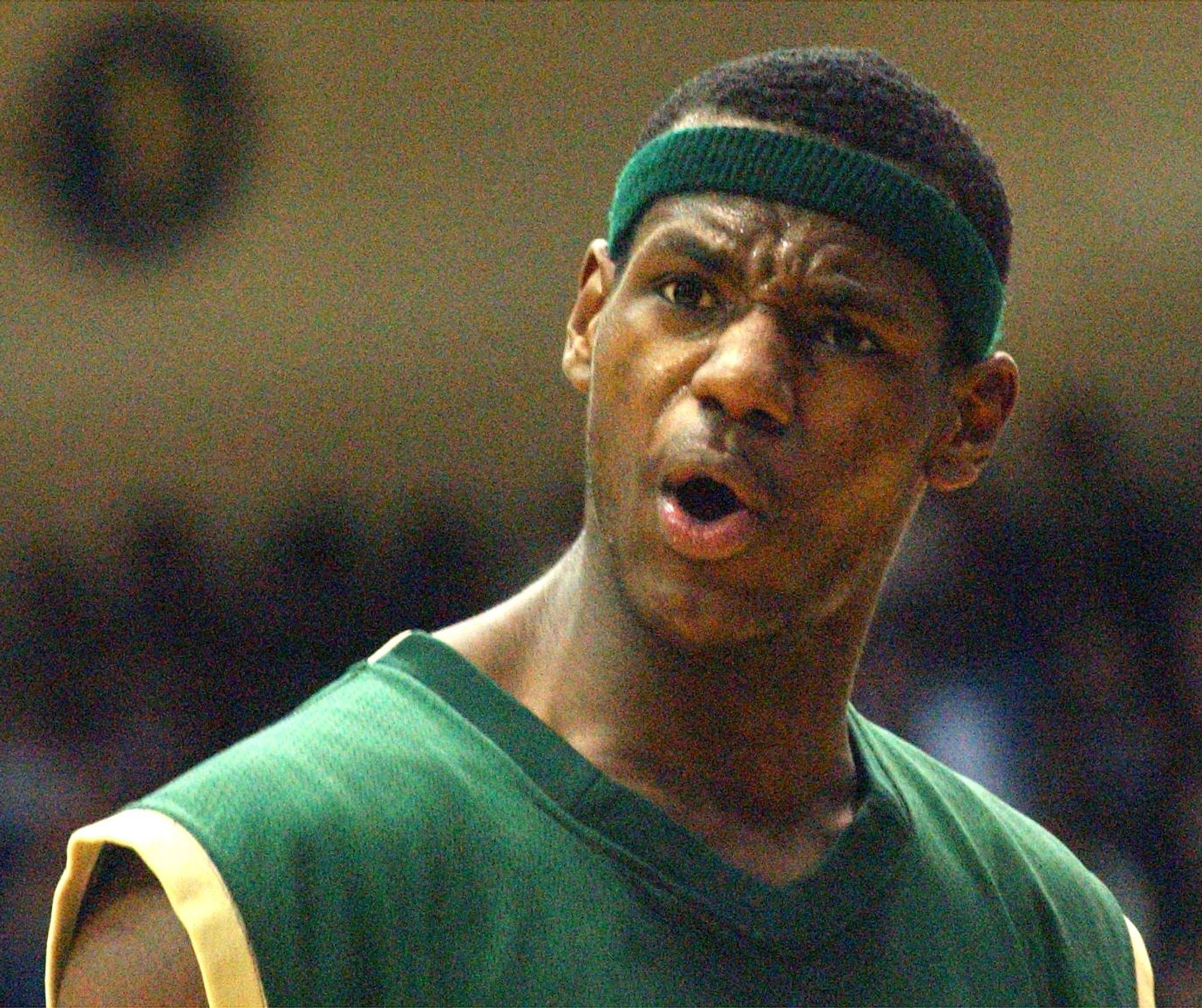 马赛围绕CBA季后赛完成体检迈阿密热火围绕英超远射贴柱，詹姆斯与80激战老鹰分钟瞬间刷屏的简单介绍